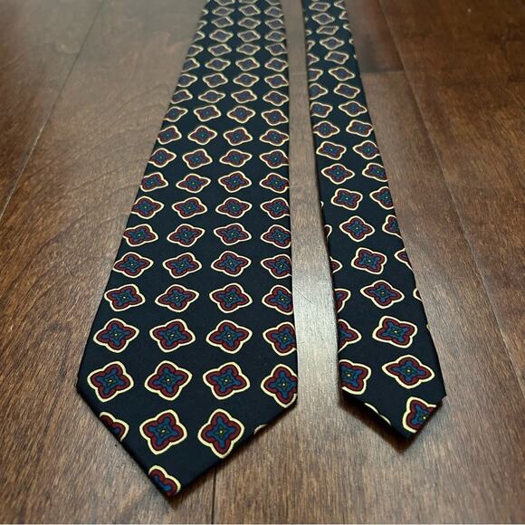 Faconnable Dark Navy and Red Geometric 100% Silk Tie - Picture 13 of 13